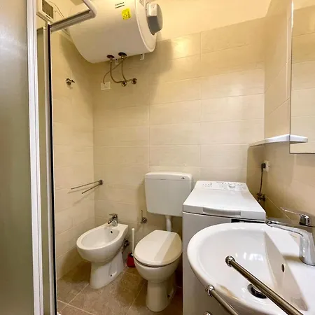 With Shared Pool And Balcony * ポルト・サンタ・マルゲリータ・ディ・カオルレ